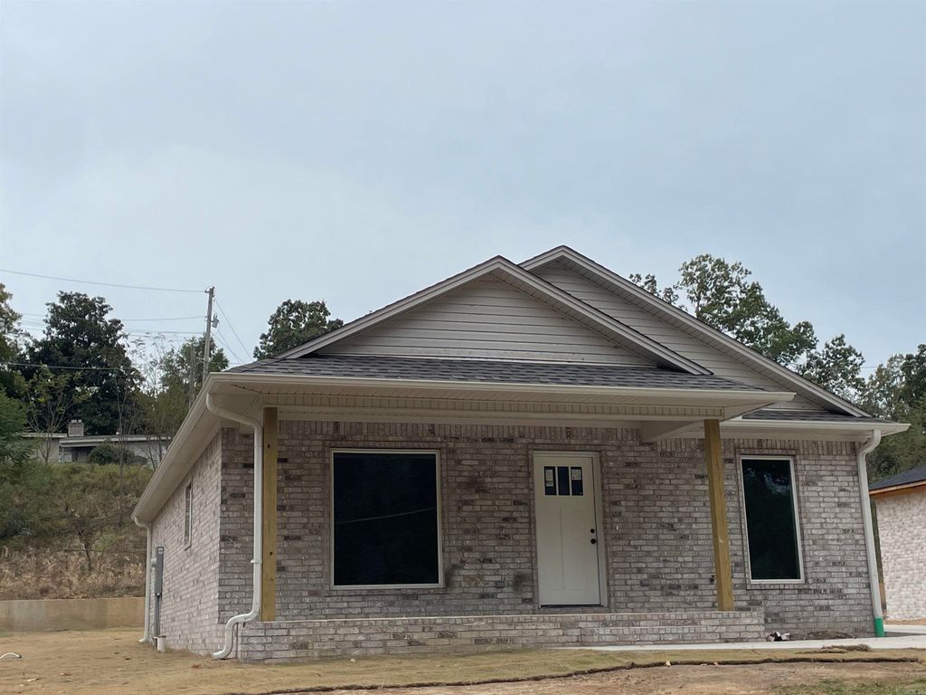 1803 H.F. Henson, Wynne, AR 72396