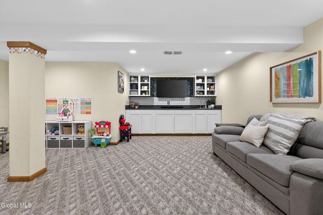 1014 Dibella Drive, Guilderland, NY 12303