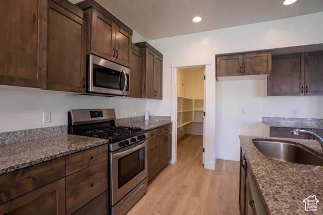 1911 E YANT FLAT DR, St. George, UT 84790