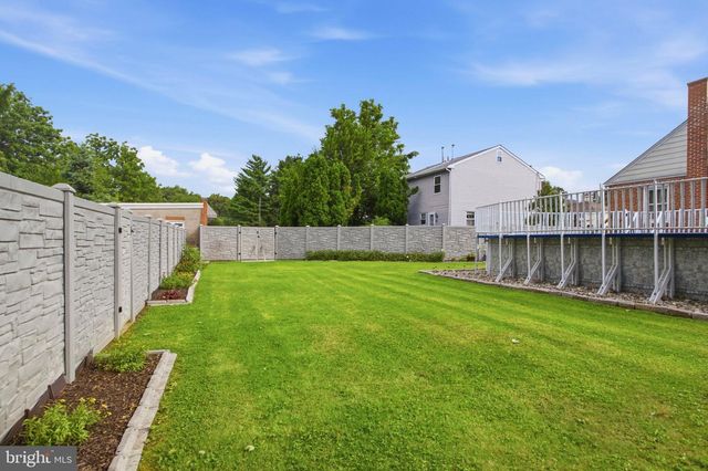 2 MYRTLE AVE, Ridley Park, PA 19078