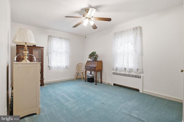 2 MYRTLE AVE, Ridley Park, PA 19078