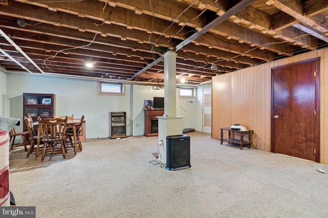 2 MYRTLE AVE, Ridley Park, PA 19078