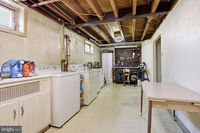 2 MYRTLE AVE, Ridley Park, PA 19078