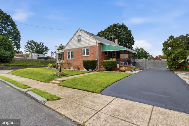 2 MYRTLE AVE, Ridley Park, PA 19078