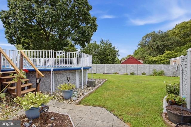 2 MYRTLE AVE, Ridley Park, PA 19078