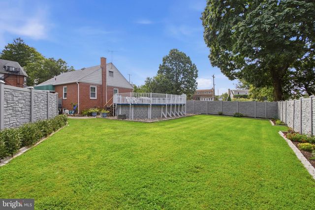 2 MYRTLE AVE, Ridley Park, PA 19078