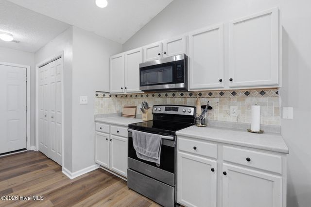 110 Tanbark Drive, Jacksonville, NC 28546