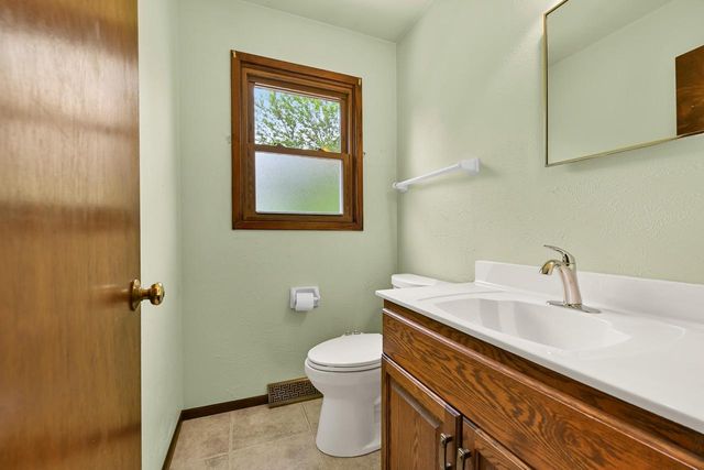 15100 W Glendale DRIVE, New Berlin, WI 53151