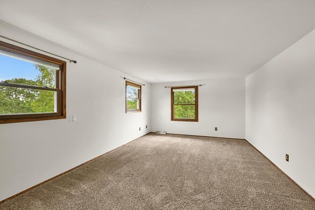 15100 W Glendale DRIVE, New Berlin, WI 53151