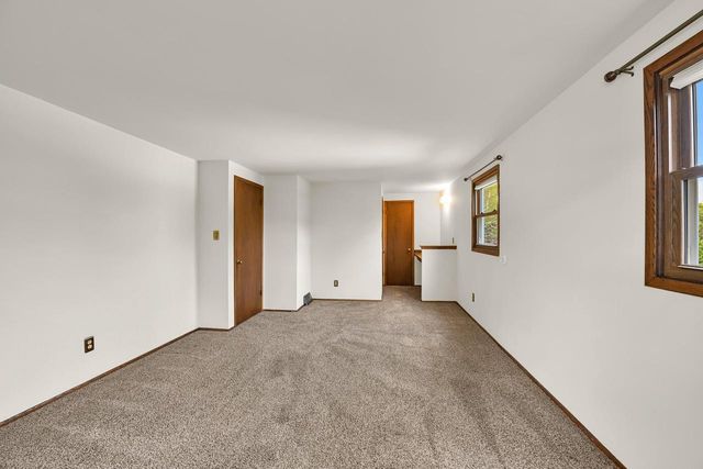 15100 W Glendale DRIVE, New Berlin, WI 53151