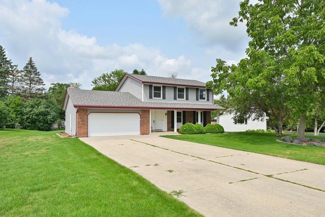15100 W Glendale DRIVE, New Berlin, WI 53151