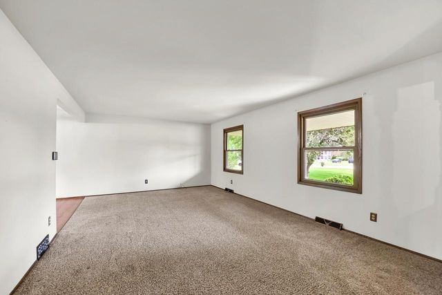15100 W Glendale DRIVE, New Berlin, WI 53151