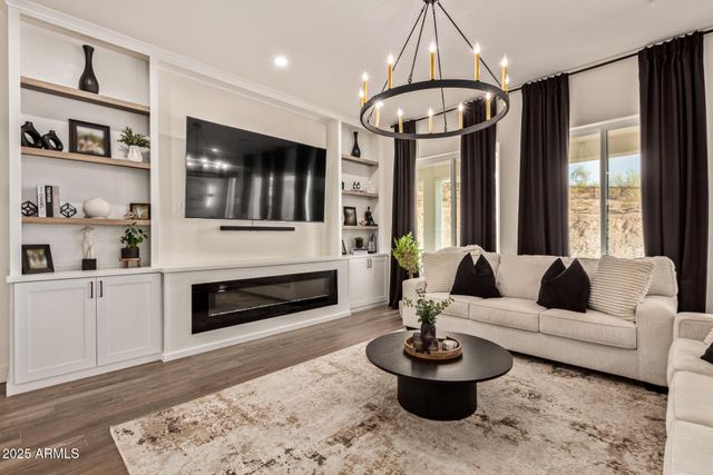 3555 W HUMMINGBIRD Lane, San Tan Valley, AZ 85144