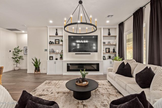 3555 W HUMMINGBIRD Lane, San Tan Valley, AZ 85144