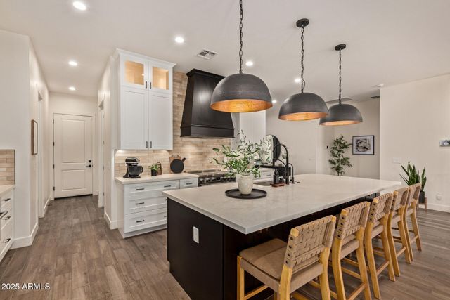 3555 W HUMMINGBIRD Lane, San Tan Valley, AZ 85144