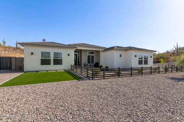 3555 W HUMMINGBIRD Lane, San Tan Valley, AZ 85144