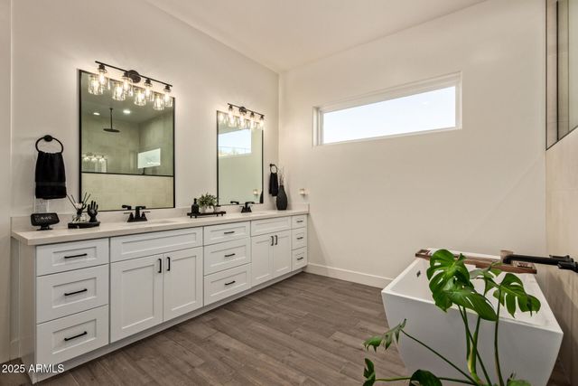 3555 W HUMMINGBIRD Lane, San Tan Valley, AZ 85144