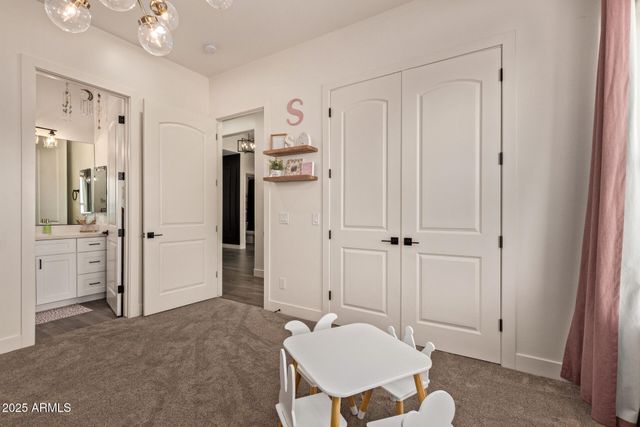 3555 W HUMMINGBIRD Lane, San Tan Valley, AZ 85144