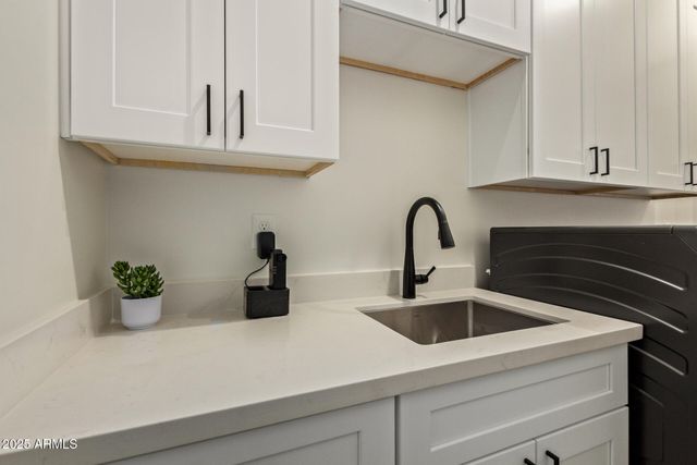 3555 W HUMMINGBIRD Lane, San Tan Valley, AZ 85144