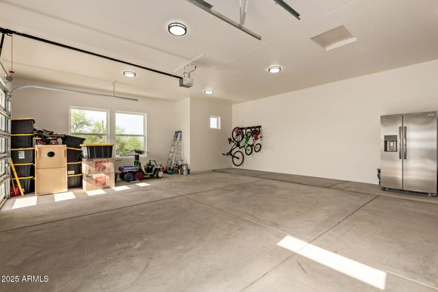 3555 W HUMMINGBIRD Lane, San Tan Valley, AZ 85144