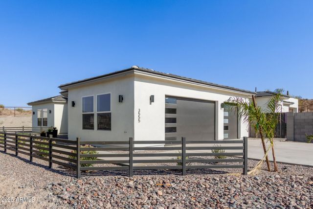 3555 W HUMMINGBIRD Lane, San Tan Valley, AZ 85144