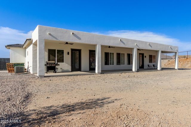 3555 W HUMMINGBIRD Lane, San Tan Valley, AZ 85144