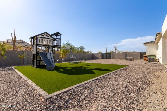 3555 W HUMMINGBIRD Lane, San Tan Valley, AZ 85144