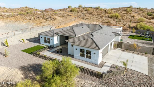3555 W HUMMINGBIRD Lane, San Tan Valley, AZ 85144