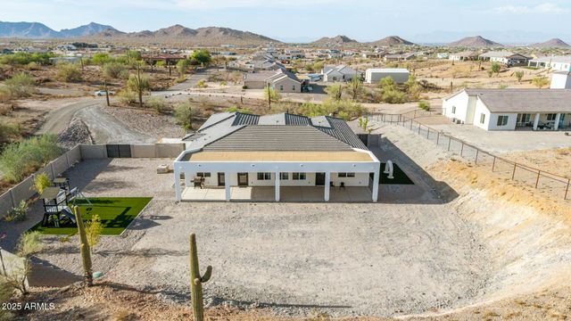 3555 W HUMMINGBIRD Lane, San Tan Valley, AZ 85144