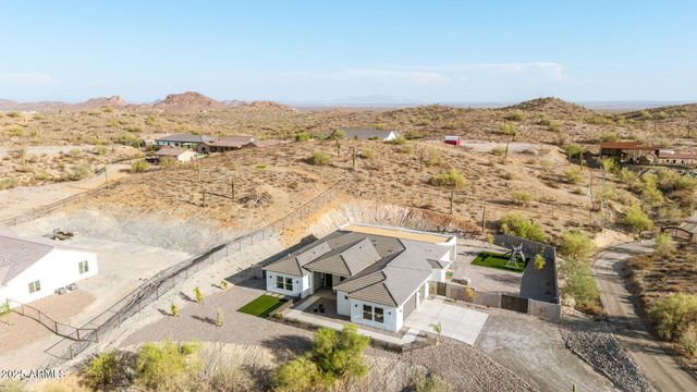 3555 W HUMMINGBIRD Lane, San Tan Valley, AZ 85144