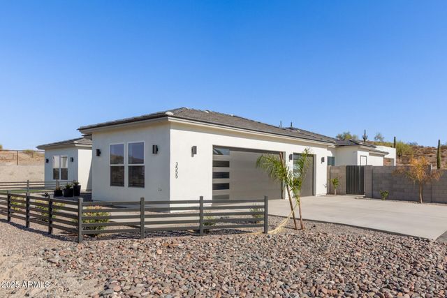 3555 W HUMMINGBIRD Lane, San Tan Valley, AZ 85144