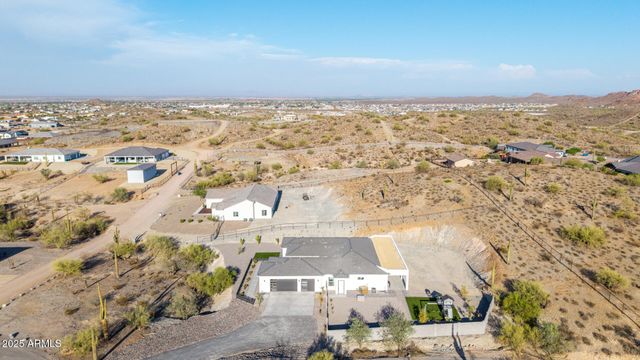 3555 W HUMMINGBIRD Lane, San Tan Valley, AZ 85144