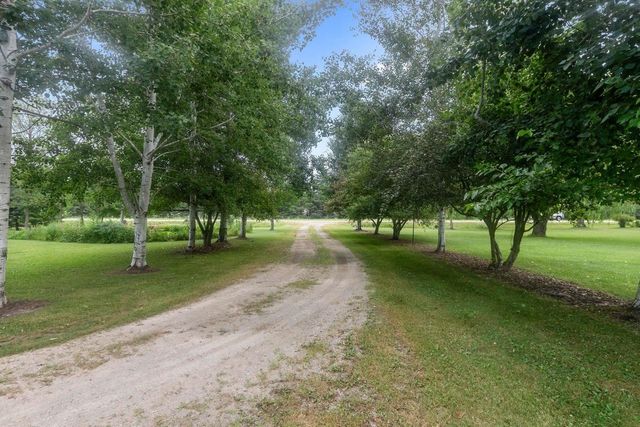 N1672 JULIUS DRIVE, Greenville, WI 54942
