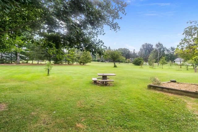 N1672 JULIUS DRIVE, Greenville, WI 54942
