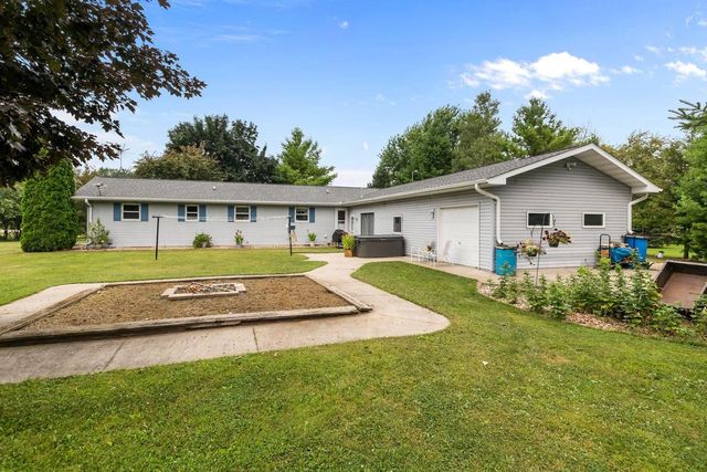 N1672 JULIUS DRIVE, Greenville, WI 54942