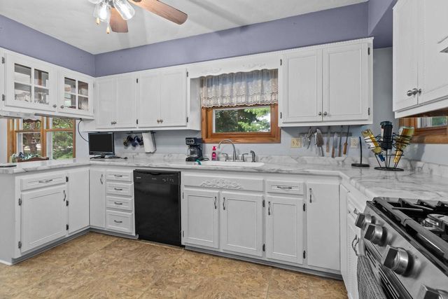 N1672 JULIUS DRIVE, Greenville, WI 54942