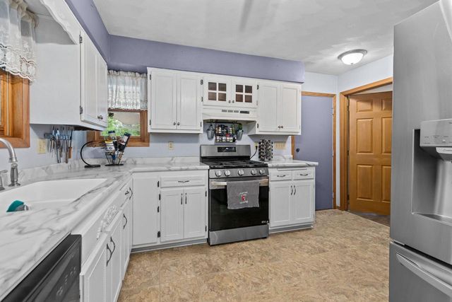 N1672 JULIUS DRIVE, Greenville, WI 54942