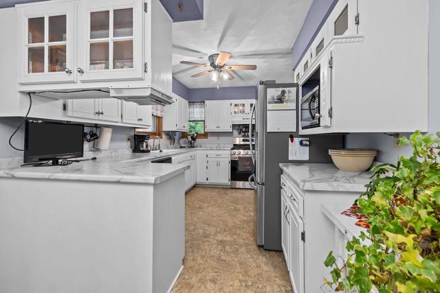 N1672 JULIUS DRIVE, Greenville, WI 54942