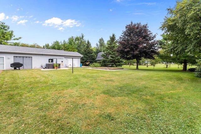 N1672 JULIUS DRIVE, Greenville, WI 54942