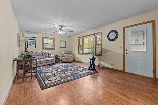 N1672 JULIUS DRIVE, Greenville, WI 54942