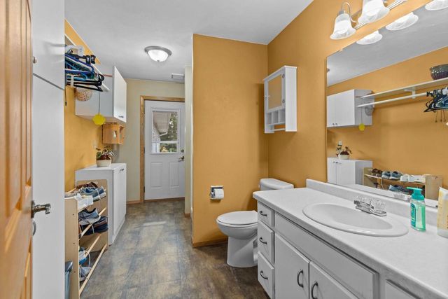 N1672 JULIUS DRIVE, Greenville, WI 54942