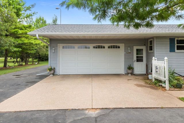 N1672 JULIUS DRIVE, Greenville, WI 54942