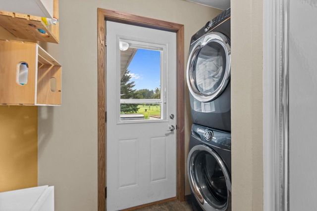 N1672 JULIUS DRIVE, Greenville, WI 54942