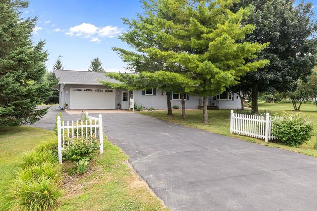 N1672 JULIUS DRIVE, Greenville, WI 54942