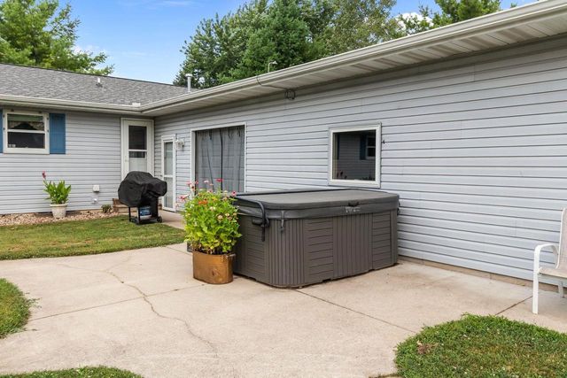 N1672 JULIUS DRIVE, Greenville, WI 54942