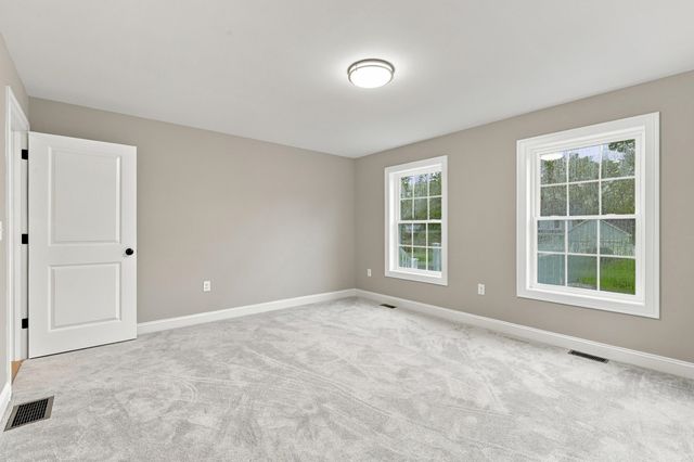 2 Blaisdell Court, Raymond, NH 03077