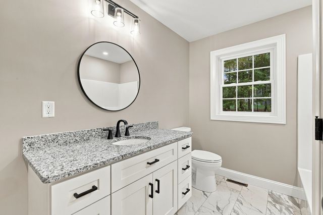 2 Blaisdell Court, Raymond, NH 03077