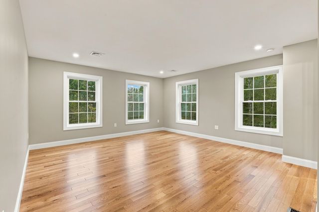 2 Blaisdell Court, Raymond, NH 03077