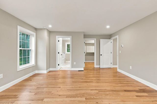 2 Blaisdell Court, Raymond, NH 03077