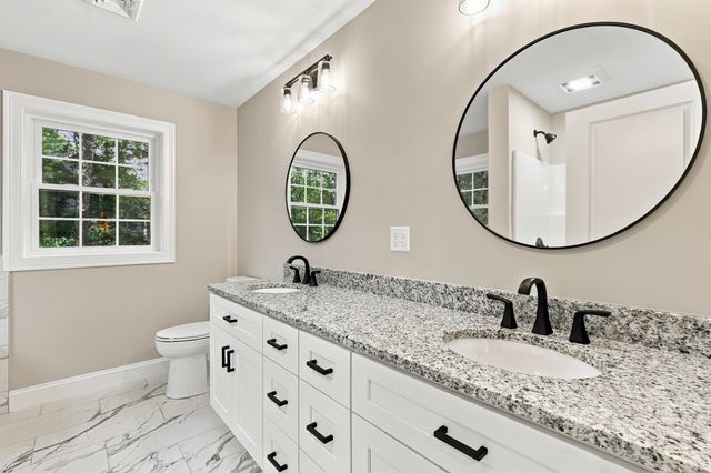 2 Blaisdell Court, Raymond, NH 03077